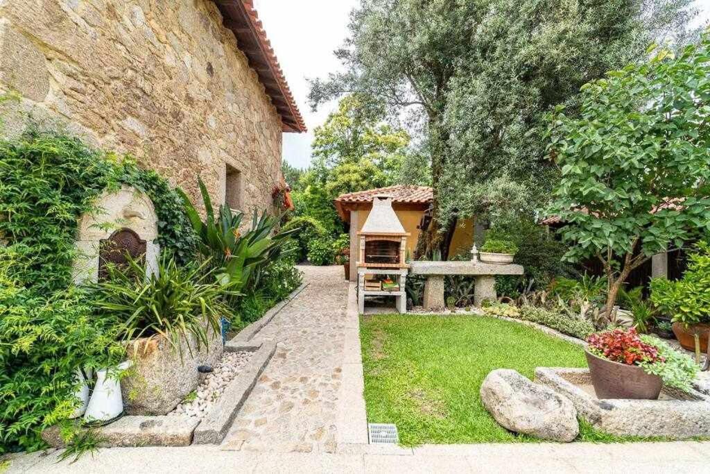 Casas Casal Do Carvalhal - Agroturismo Amares Kültér fotó